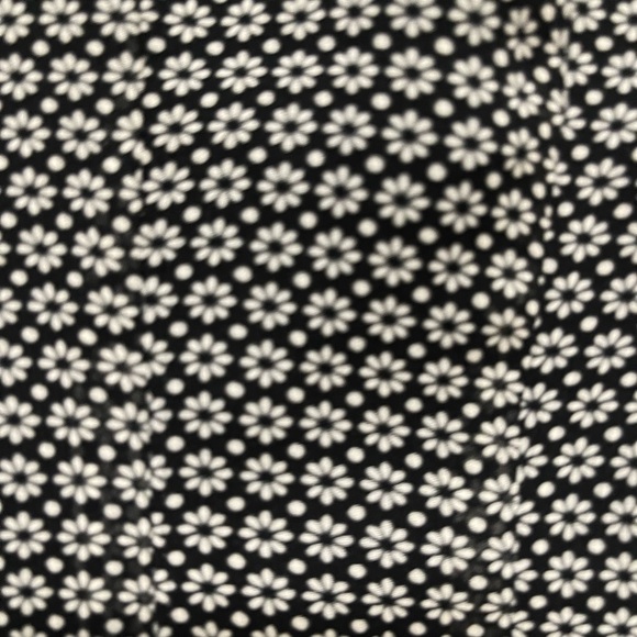 Nine West Women’s sleeveless shirt, Size 8 - Picture 4 of 9